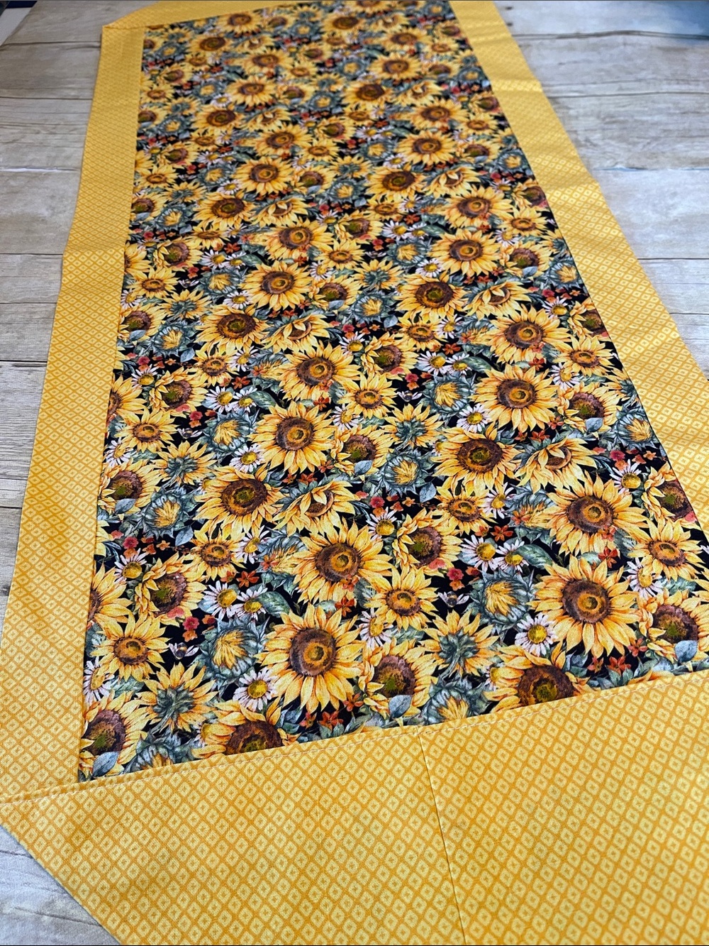 NWT Table Runner Sunflower Decor Black & Yellow Two Sided Cotton